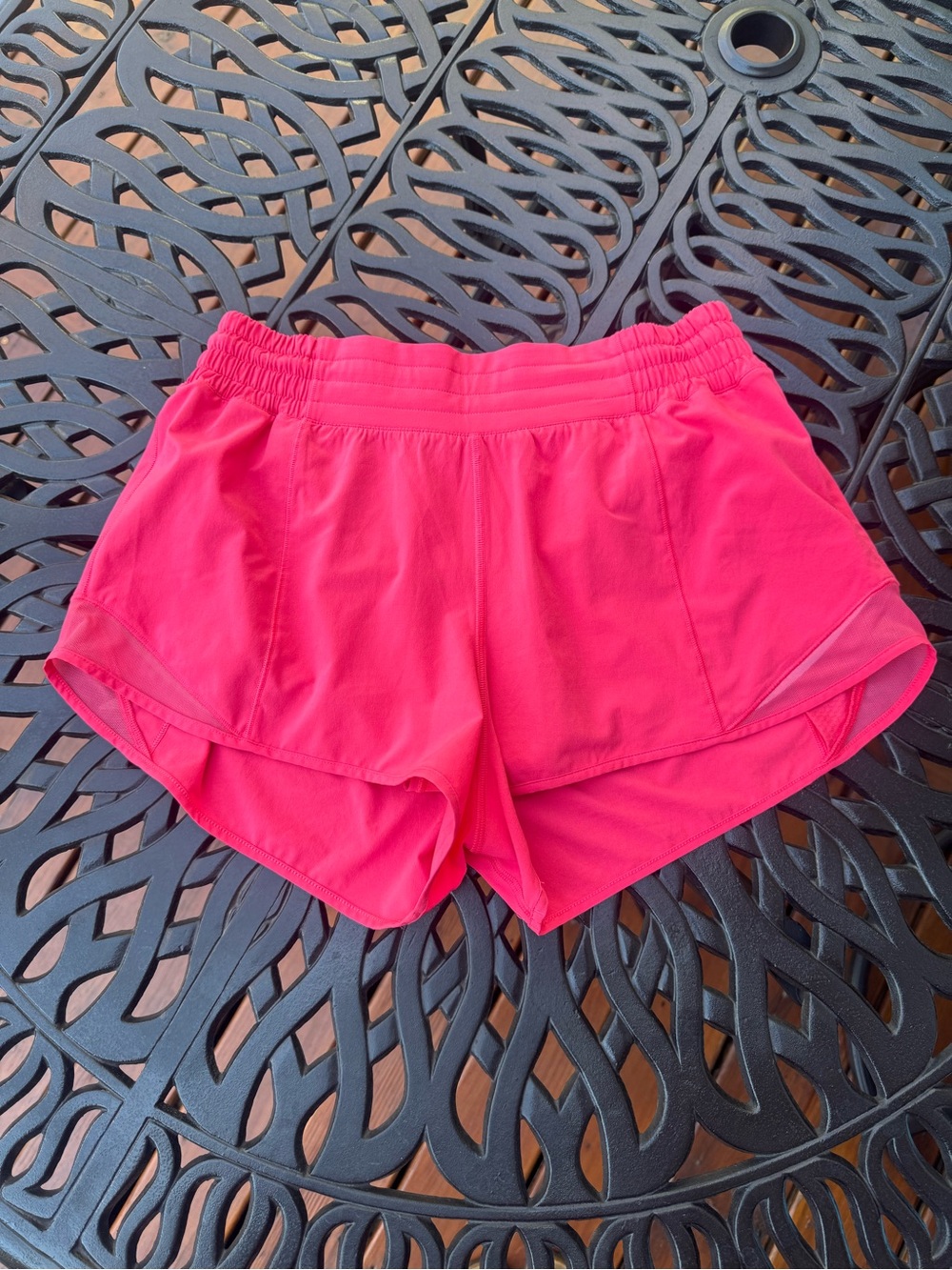 Lululemon Hotty Hot high rise 2.5” shorts - Glaze Pink